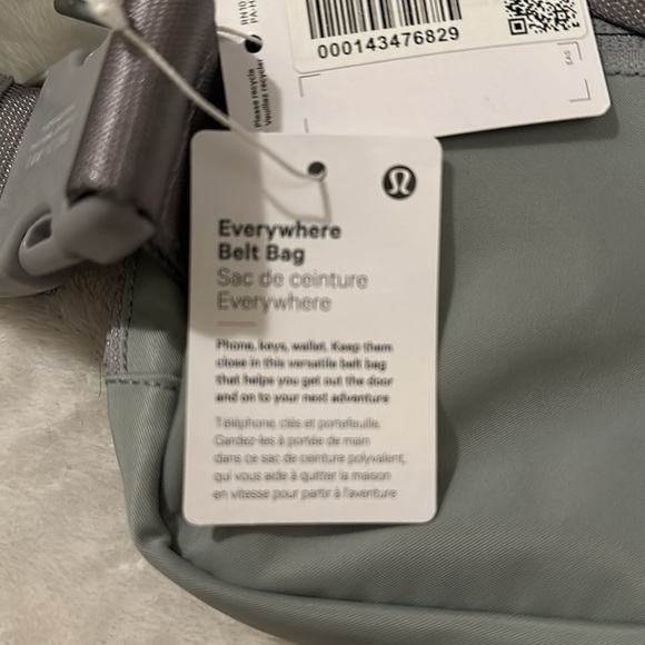 LULULEMON Everywhere belt bag New with tags!!! - Picture 3 of 3